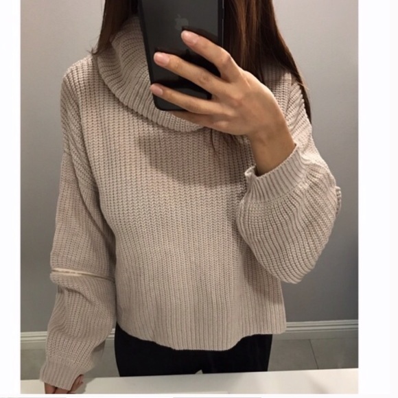 LF Sweaters - LF Seek Crop Turtleneck w/ Elbow Zippier